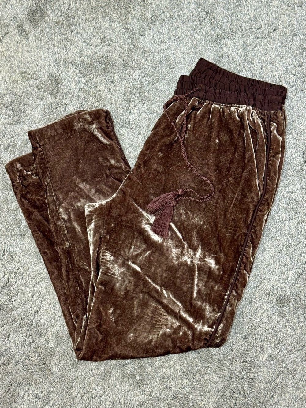 Anthropologie Elevenses Sonia Crushed Velvet Jogger-Chocolate Brown-Size XS